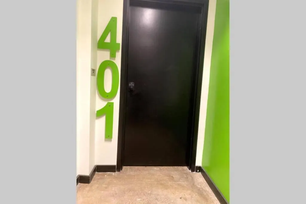 3E-Cozy! Micro Apartment! In Oakland, Sleeps 1 Pittsburgh 0*,  United States